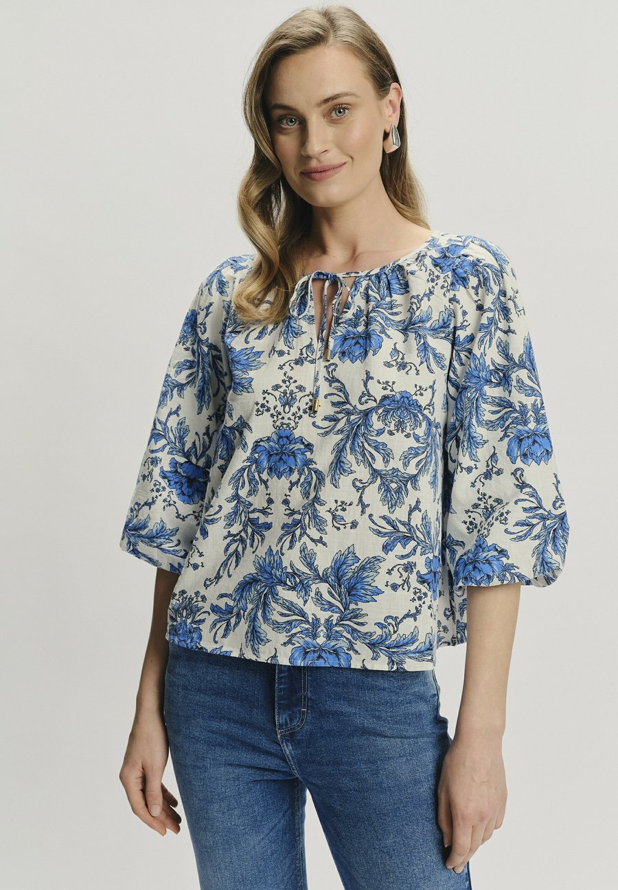 Блуза Greenpoint Blouse, Print/Royal Blue
Блуза Greenpoint Blouse, Print/Royal Blue