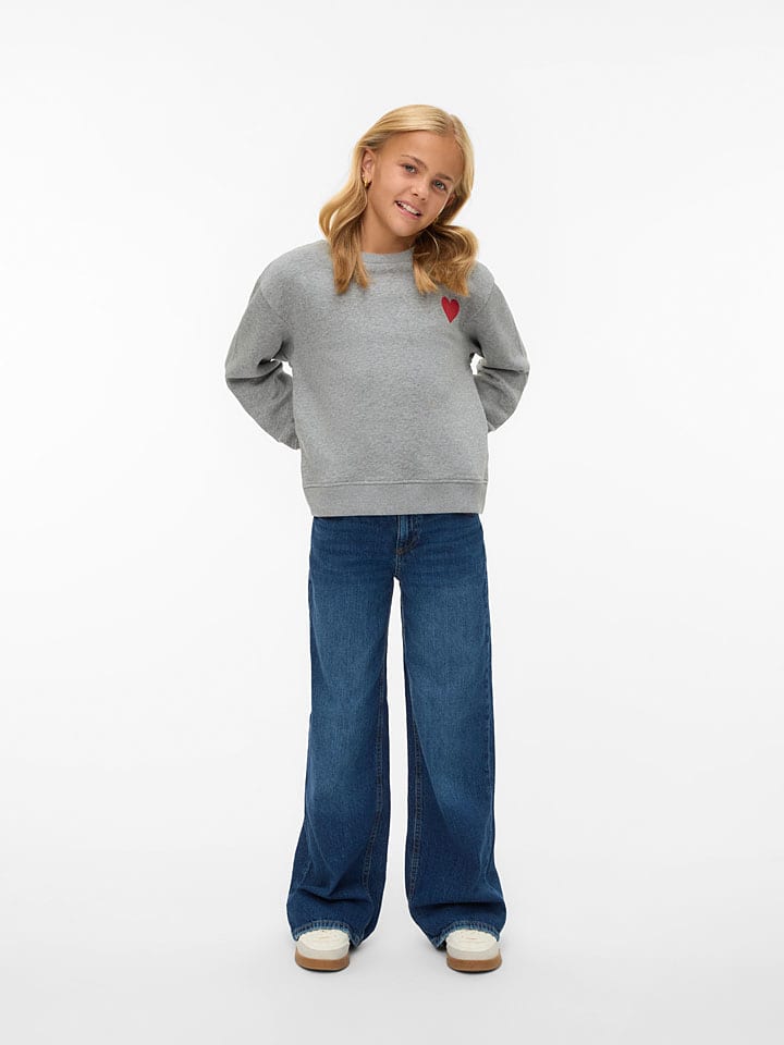 Vero Moda Girl Свитер "Malyheart" серого цвета
Vero Moda Girl Свитер "Malyheart" серого цвета