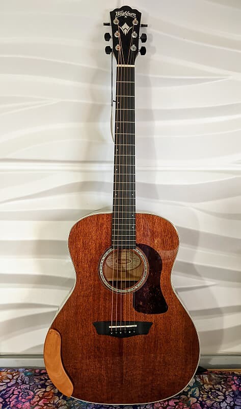 Акустическая гитара Washburn Heritage Solid Mahogany Grand Auditorium w/Hardshell Case
Акустическая гитара Washburn Heritage Solid Mahogany Grand Auditorium w/Hardshell Case