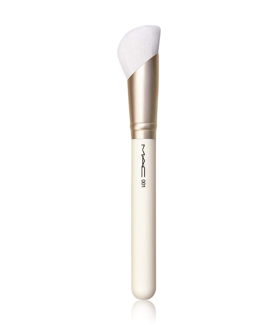 Кисть для нанесения тонального крема MAC Hyper Real Serum + Moisturizer Brush, 1 шт.
Кисть для нанесения тонального крема MAC Hyper Real Serum + Moisturizer Brush, 1 шт.