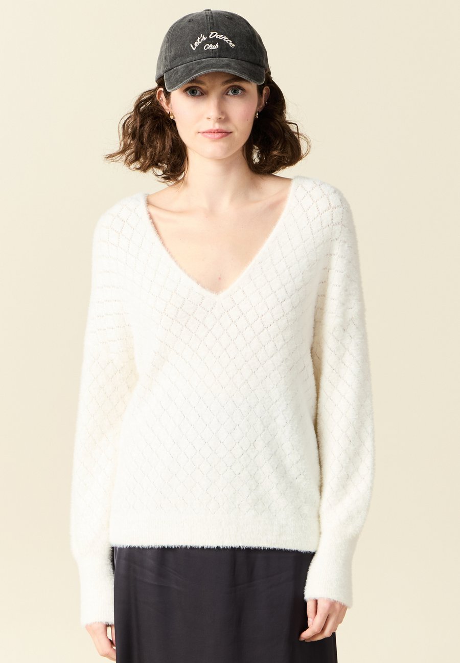 Джемпер BONOBO Jeans LANGE ÄRMEL, Ecru/Beige
Джемпер BONOBO Jeans LANGE ÄRMEL, Ecru/Beige