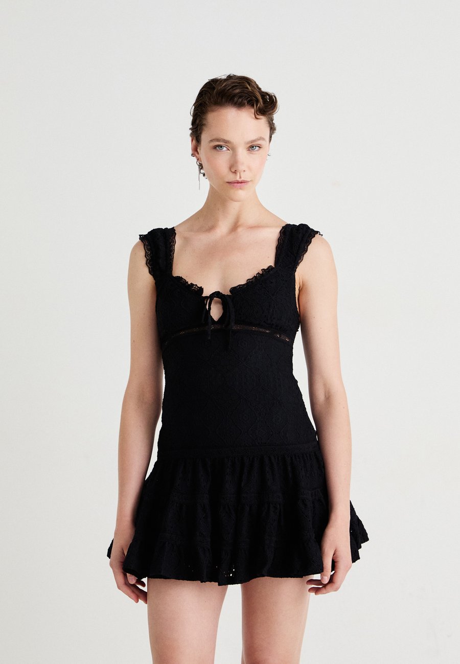 Платье Gina Tricot EMBROIDERY DRESS, Black
Платье Gina Tricot EMBROIDERY DRESS, Black