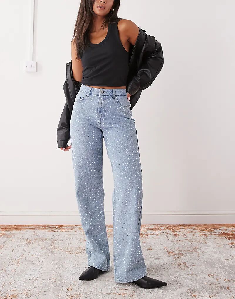 Джинсы свободного кроя Noisy May Jannel со стразами и высокой талией, светло-голубого цвета
Джинсы свободного кроя Noisy May Jannel со стразами и высокой талией, светло-голубого цвета