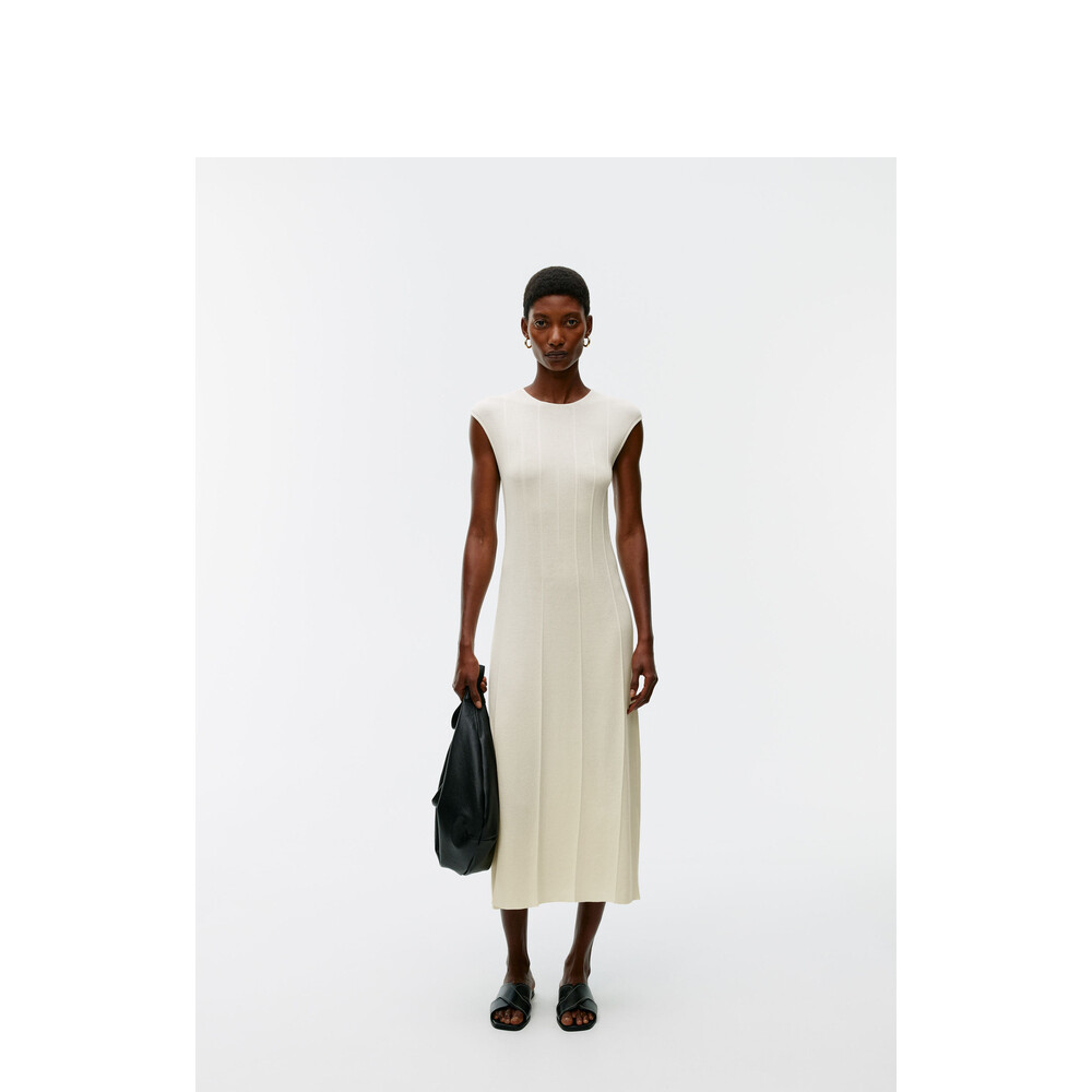 Женское облегающее эластичное платье Arket в рубчик, кремовый
Женское облегающее эластичное платье Arket в рубчик, кремовый