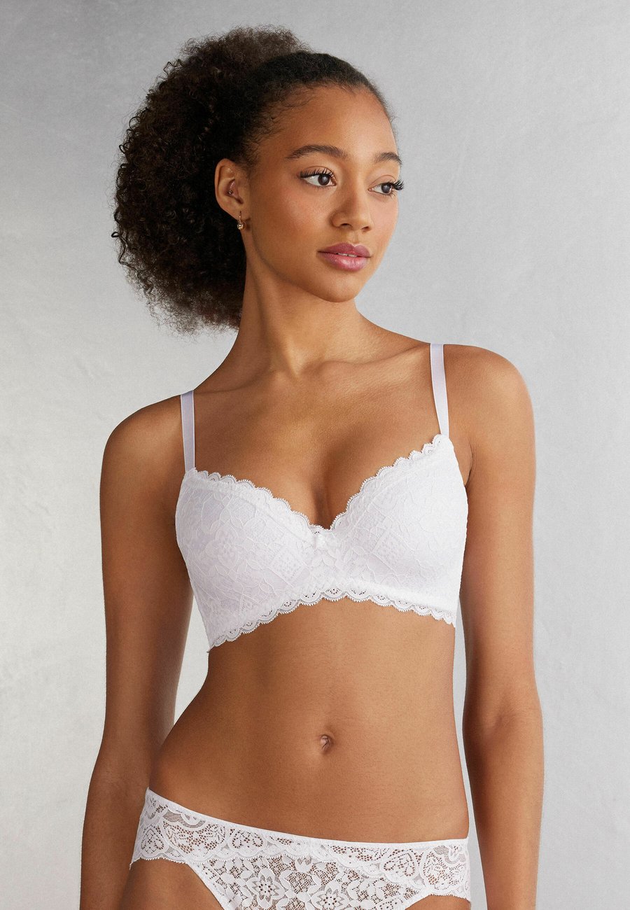 Бюстгальтер Intimissimi ADELE, White
Бюстгальтер Intimissimi ADELE, White