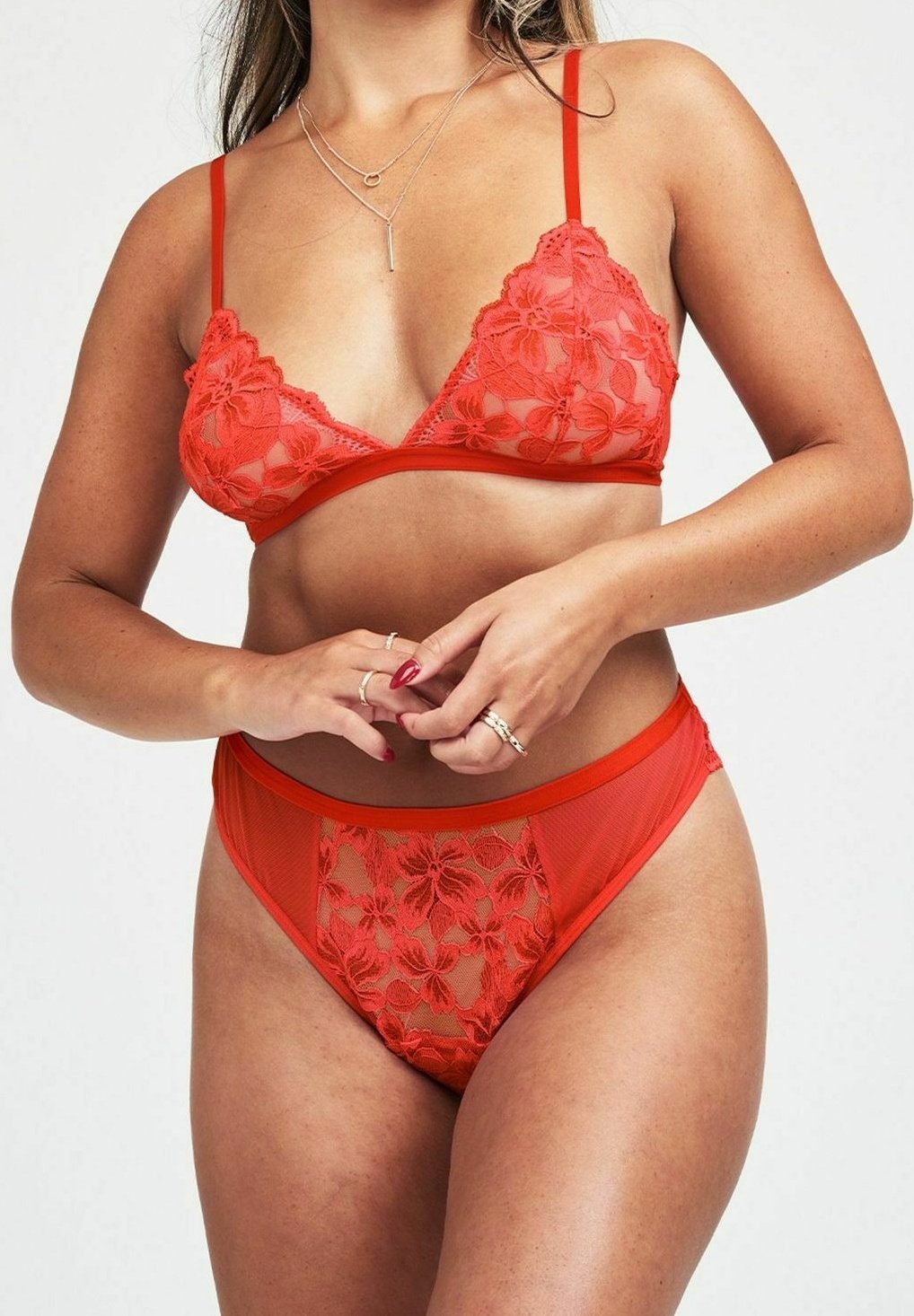 Треугольный бюстгальтер FABULACE Frank Dandy, красный
Треугольный бюстгальтер FABULACE Frank Dandy, красный