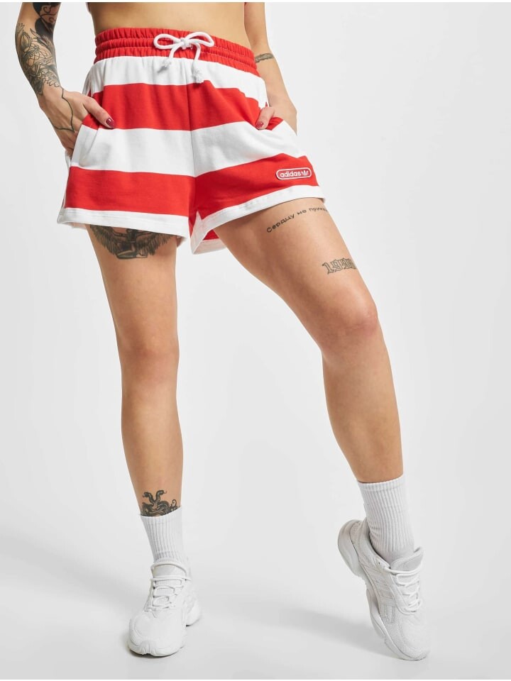Шорты Adidas originals, цвет vivred/white
Шорты Adidas originals, цвет vivred/white