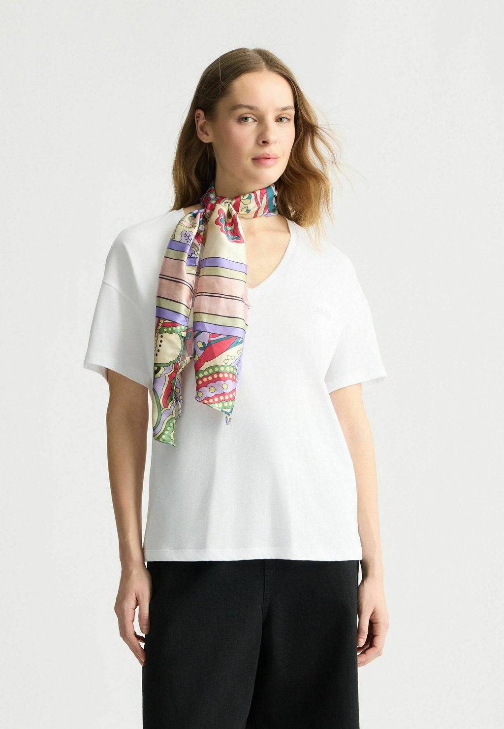 Базовая футболка LIU JO, белый
Базовая футболка LIU JO, белый