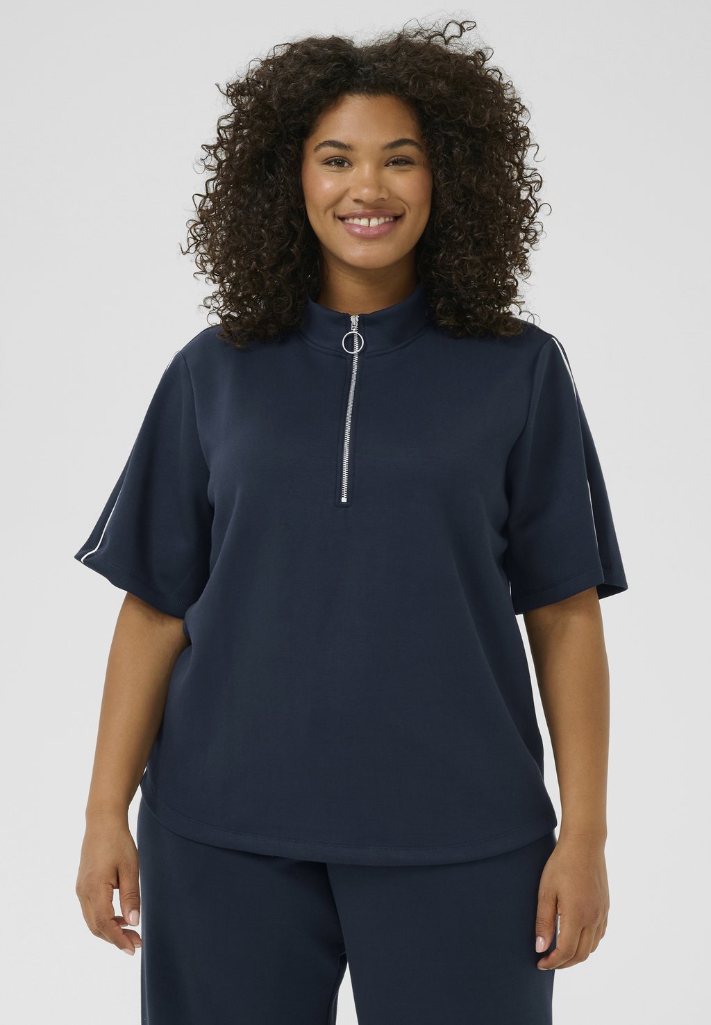 Базовая футболка KCTIF Kaffe Curve, темно-синий
Базовая футболка KCTIF Kaffe Curve, темно-синий