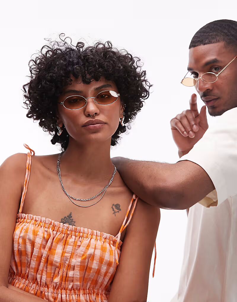 Солнцезащитные очки Le Specs Love Train в овальной оправе в винтажном стиле с янтарными линзами
Солнцезащитные очки Le Specs Love Train в овальной оправе в винтажном стиле с янтарными линзами