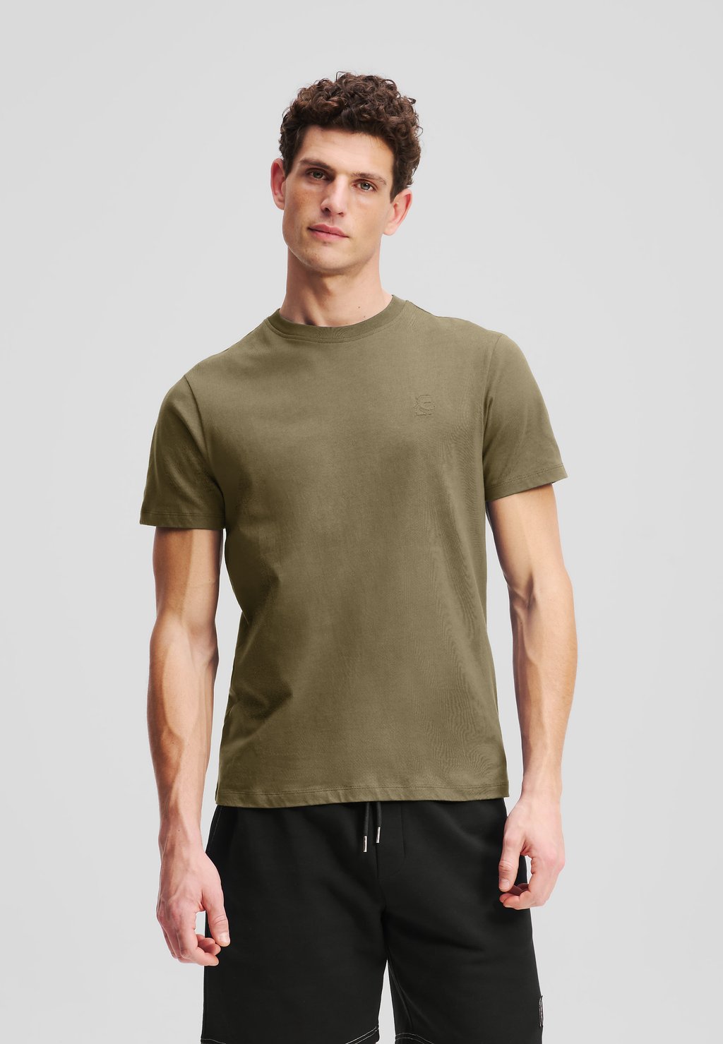 Базовая футболка KARL LAGERFELD, зеленый 
Базовая футболка KARL LAGERFELD, зеленый