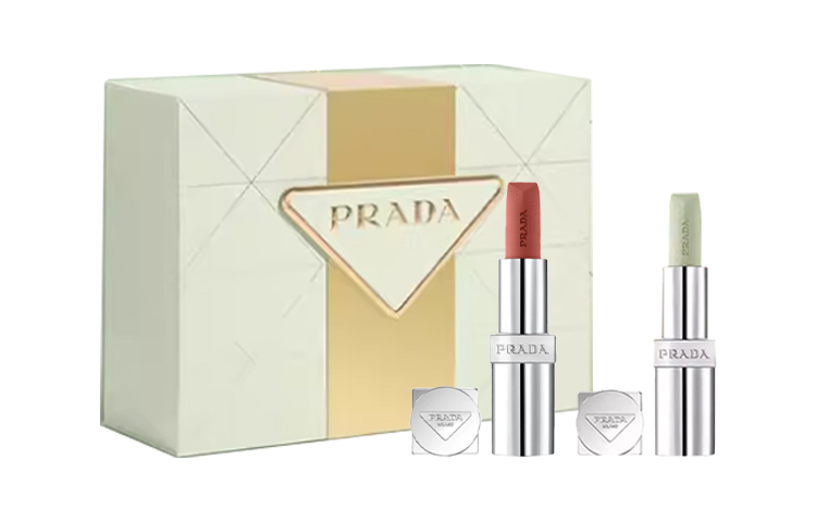 PRADA Ограниченная серия двухцветная красная коробка матовое покрытие помада матовый легко растушевывается осветляющий тон
PRADA Ограниченная серия двухцветная красная коробка матовое покрытие помада матовый легко растушевывается осветляющий тон