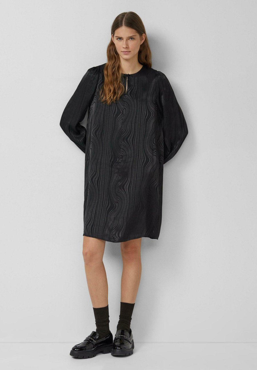 Платье s.Oliver Day dress, Schwarz/Black
Платье s.Oliver Day dress, Schwarz/Black