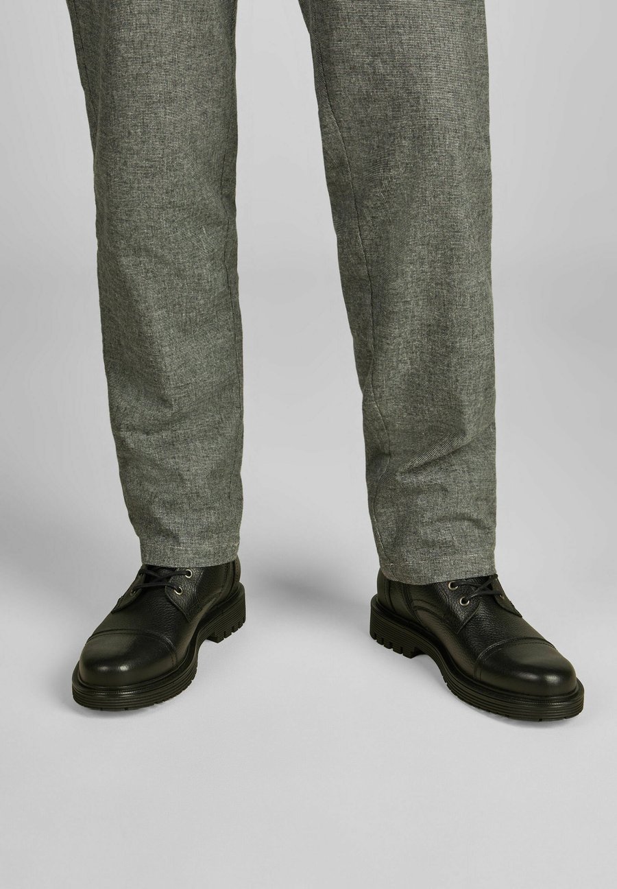 Ботинки Hechter Paris Lace-up ankle boots, Schwarz/Black
Ботинки Hechter Paris Lace-up ankle boots, Schwarz/Black