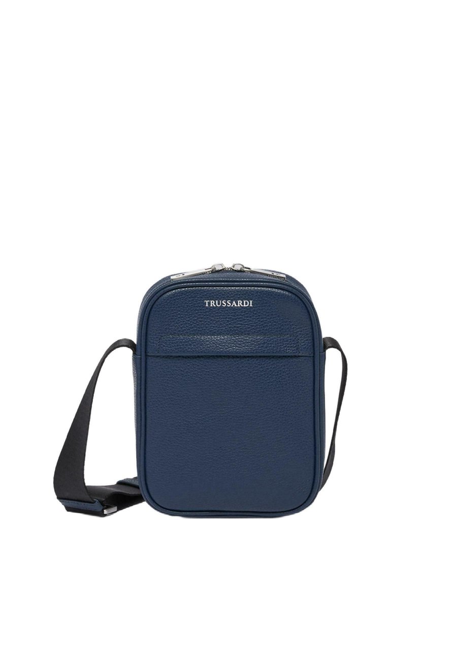 Сумка кросс-боди Trussardi MARTELLATA, Blue Genoa/Dark Blue
Сумка кросс-боди Trussardi MARTELLATA, Blue Genoa/Dark Blue