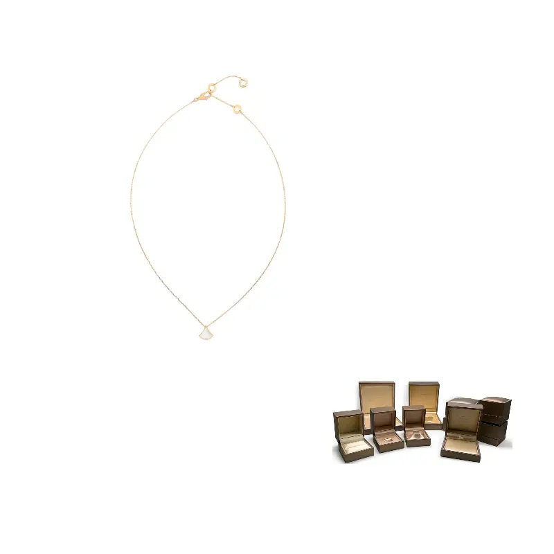 BVLGARI Колье Divas’ Dream Series из белого перламутра для женщин из розового золота 18 карат
BVLGARI Колье Divas’ Dream Series из белого перламутра для женщин из розового золота 18 карат
