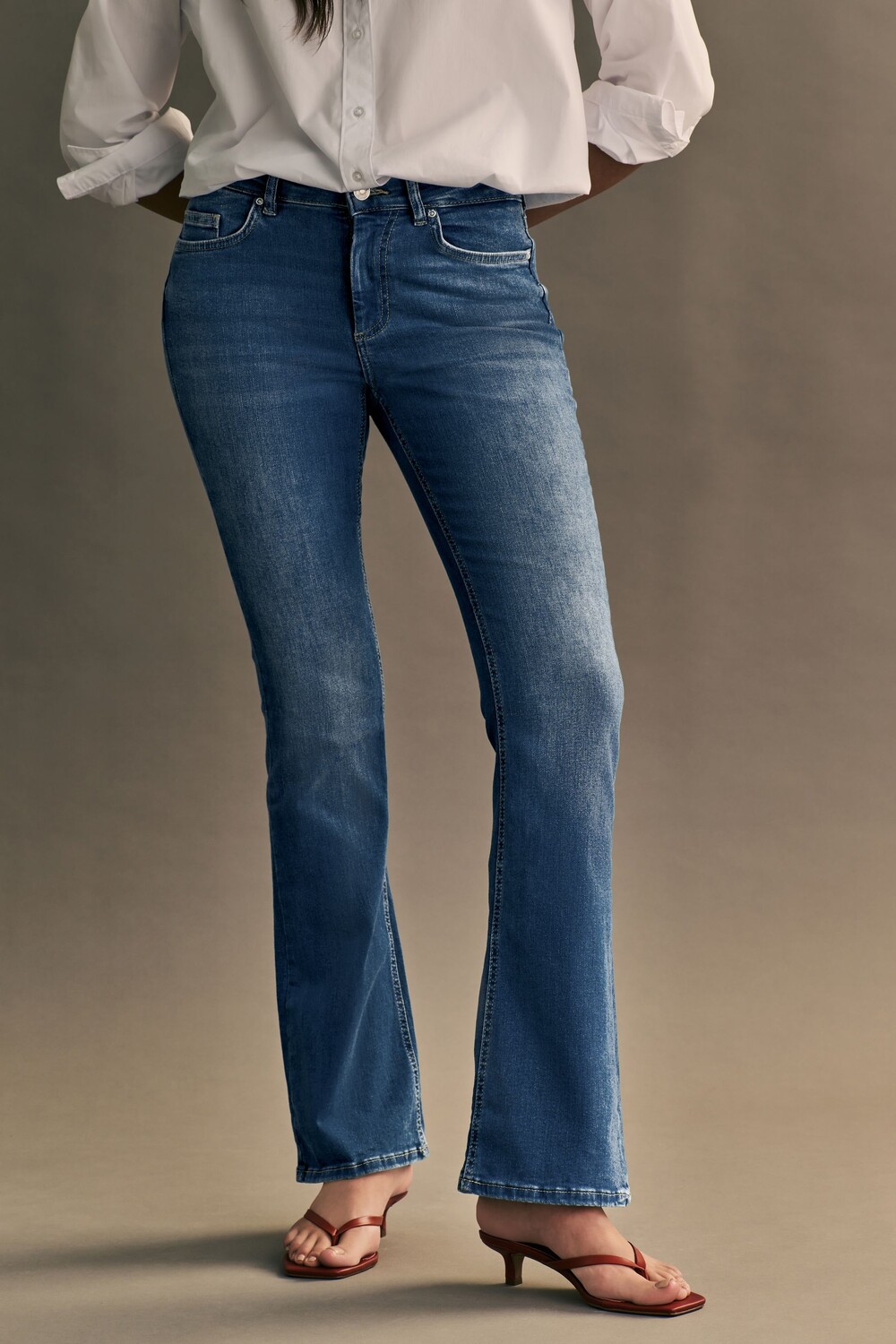 Расклешенные джинсы со средней посадкой и эластичной тканью Only, синий
Расклешенные джинсы со средней посадкой и эластичной тканью Only, синий