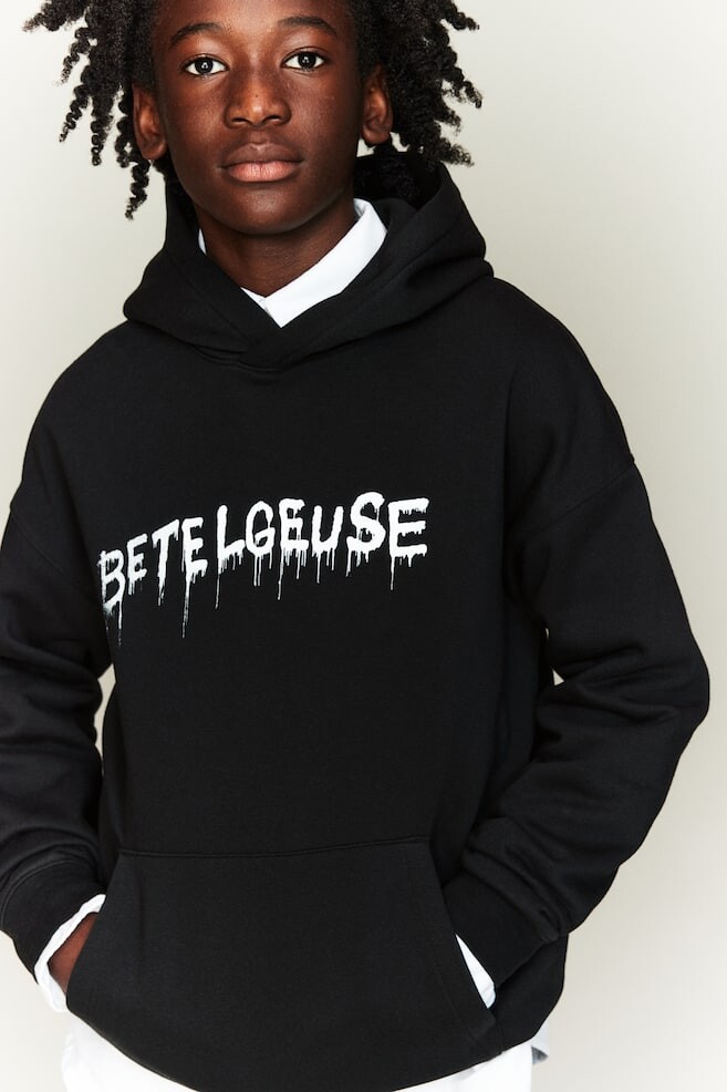 Толстовка с мотивом H&M, черный
Толстовка с мотивом H&M, черный