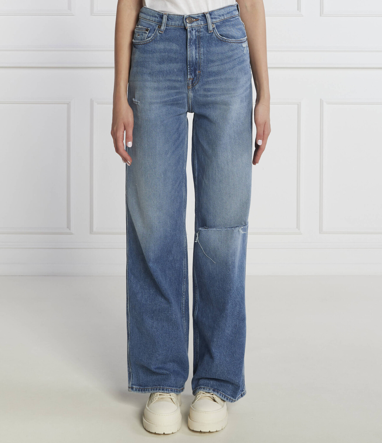 Джинсы Tommy Jeans CLAIRE Loose fit high rise, синий
Джинсы Tommy Jeans CLAIRE Loose fit high rise, синий