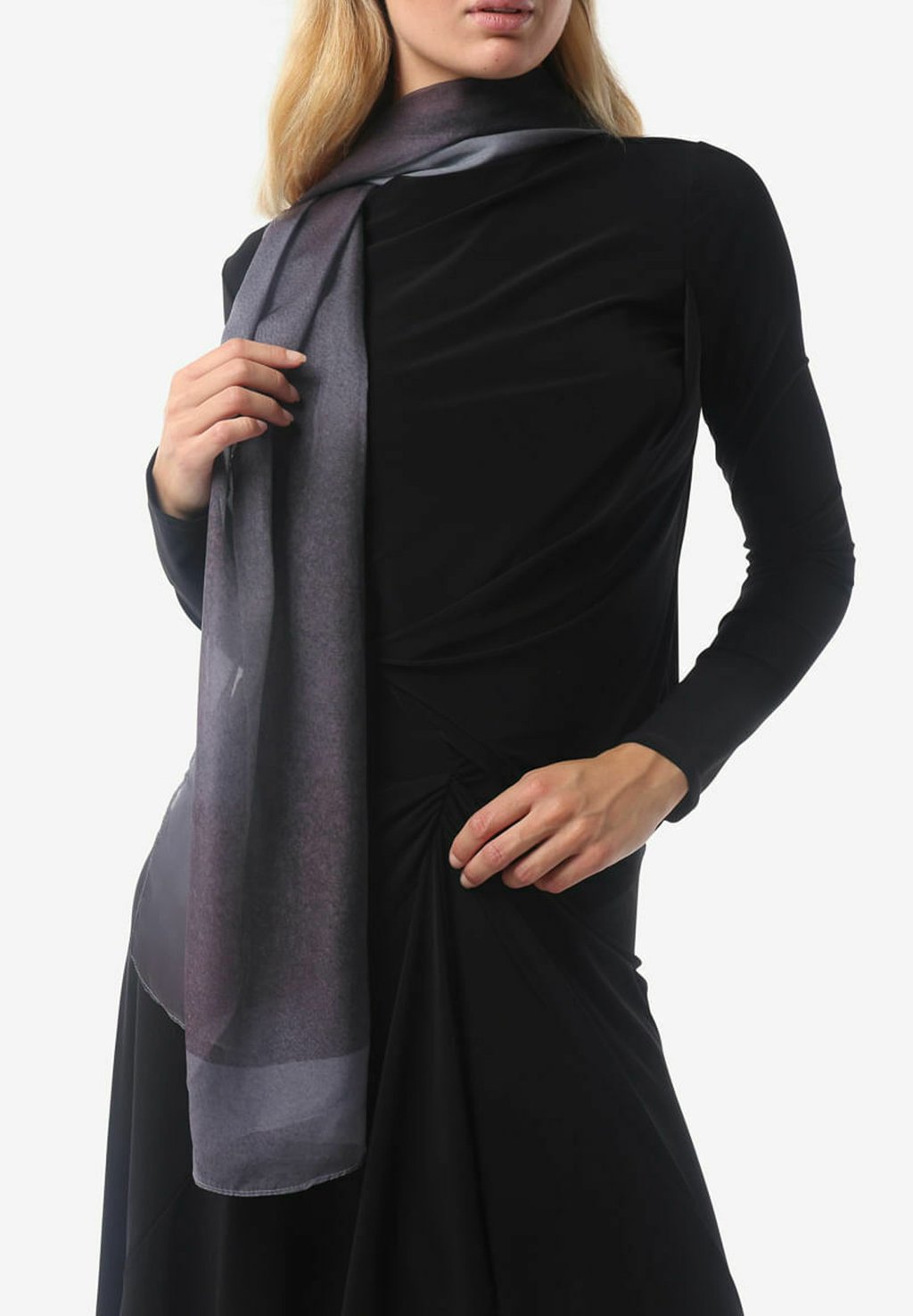 Шарф CONNIE Miriade, черный
Шарф CONNIE Miriade, черный