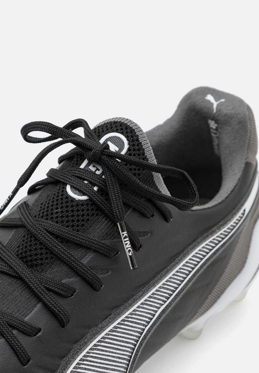 Бутсы KING ULTIMATE FG/AG Puma, черный
Бутсы KING ULTIMATE FG/AG Puma, черный