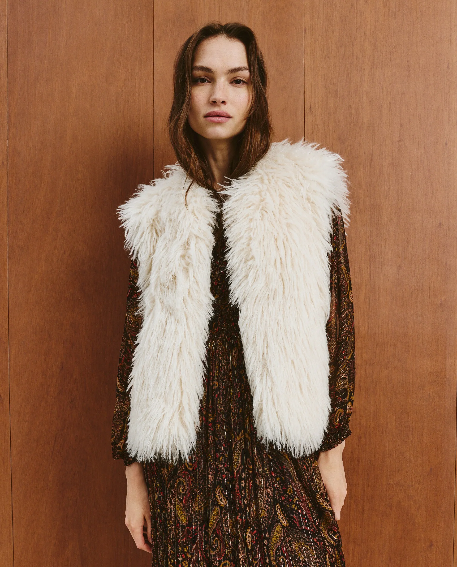 Женский жилет из гладкой шерсти Southern Cotton, песочный
Женский жилет из гладкой шерсти Southern Cotton, песочный