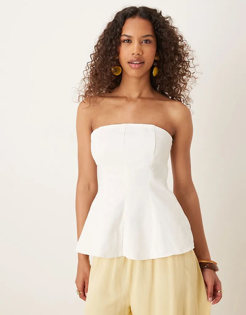 Джинсовый структурированный топ-бандо ASOS DESIGN белого цвета с баской
Джинсовый структурированный топ-бандо ASOS DESIGN белого цвета с баской