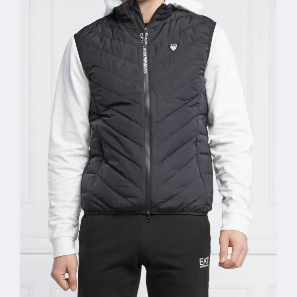 Пуховик без рукавов стандартного кроя Ea7, черный
Пуховик без рукавов стандартного кроя Ea7, черный