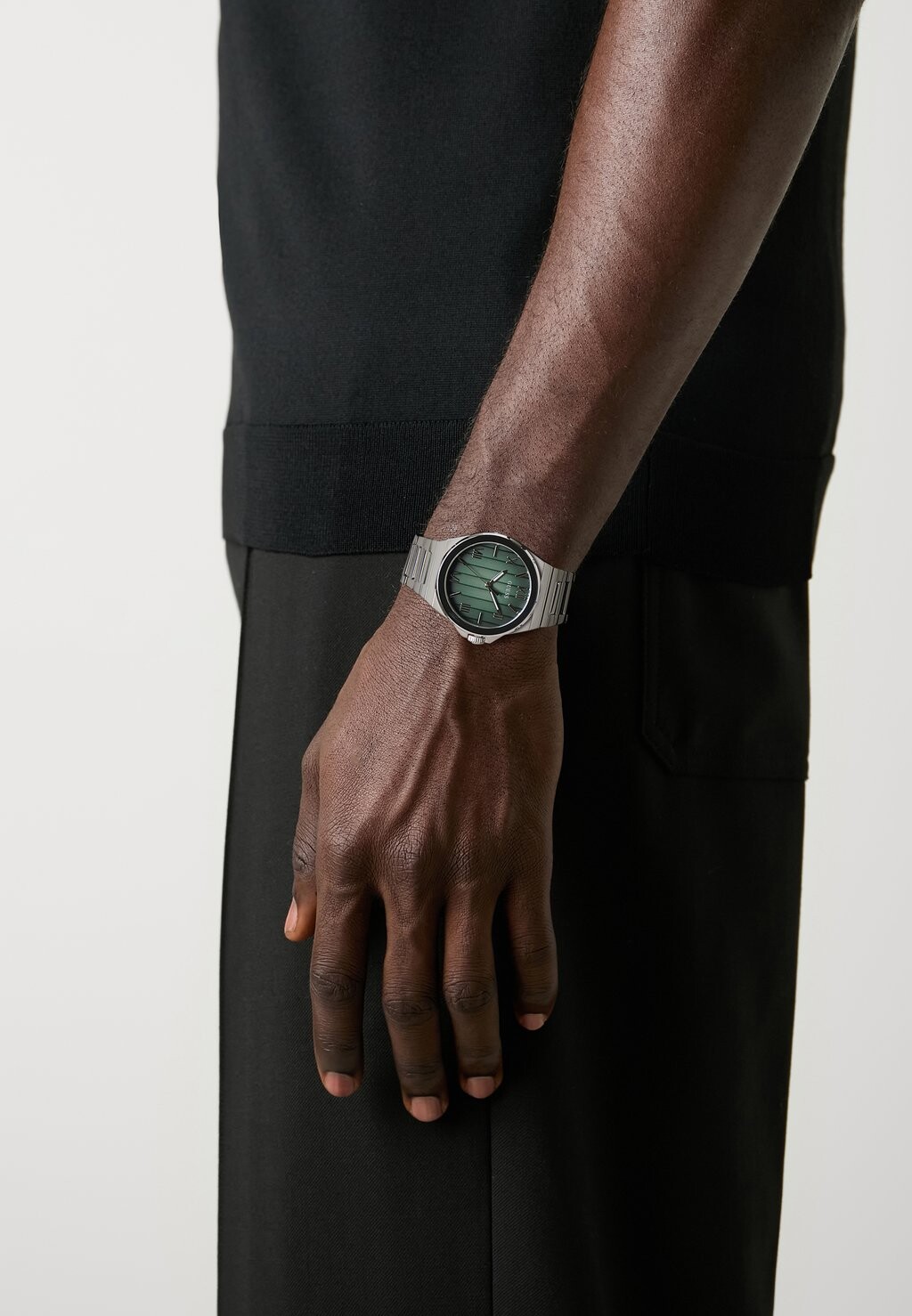 Часы Guess, серебристый
Часы Guess, серебристый