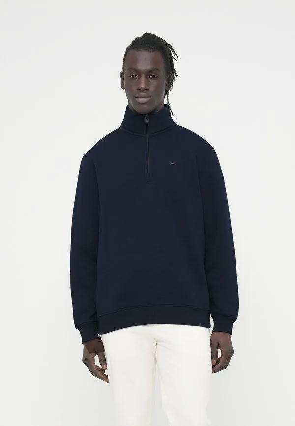 Флисовая толстовка с застежкой-молнией до середины груди с изображением флага томми. Tommy Jeans, Dark Night Navy, Синий, Флисовая толстовка с застежкой-молнией до середины груди с изображением флага томми. Tommy Jeans, Dark Night Navy
Флисовая толстовка с застежкой-молнией до середины груди с изображением флага томми. Tommy Jeans, Dark Night Navy, Синий, Флисовая толстовка с застежкой-молнией до середины груди с изображением флага томми. Tommy Jeans, Dark Night Navy