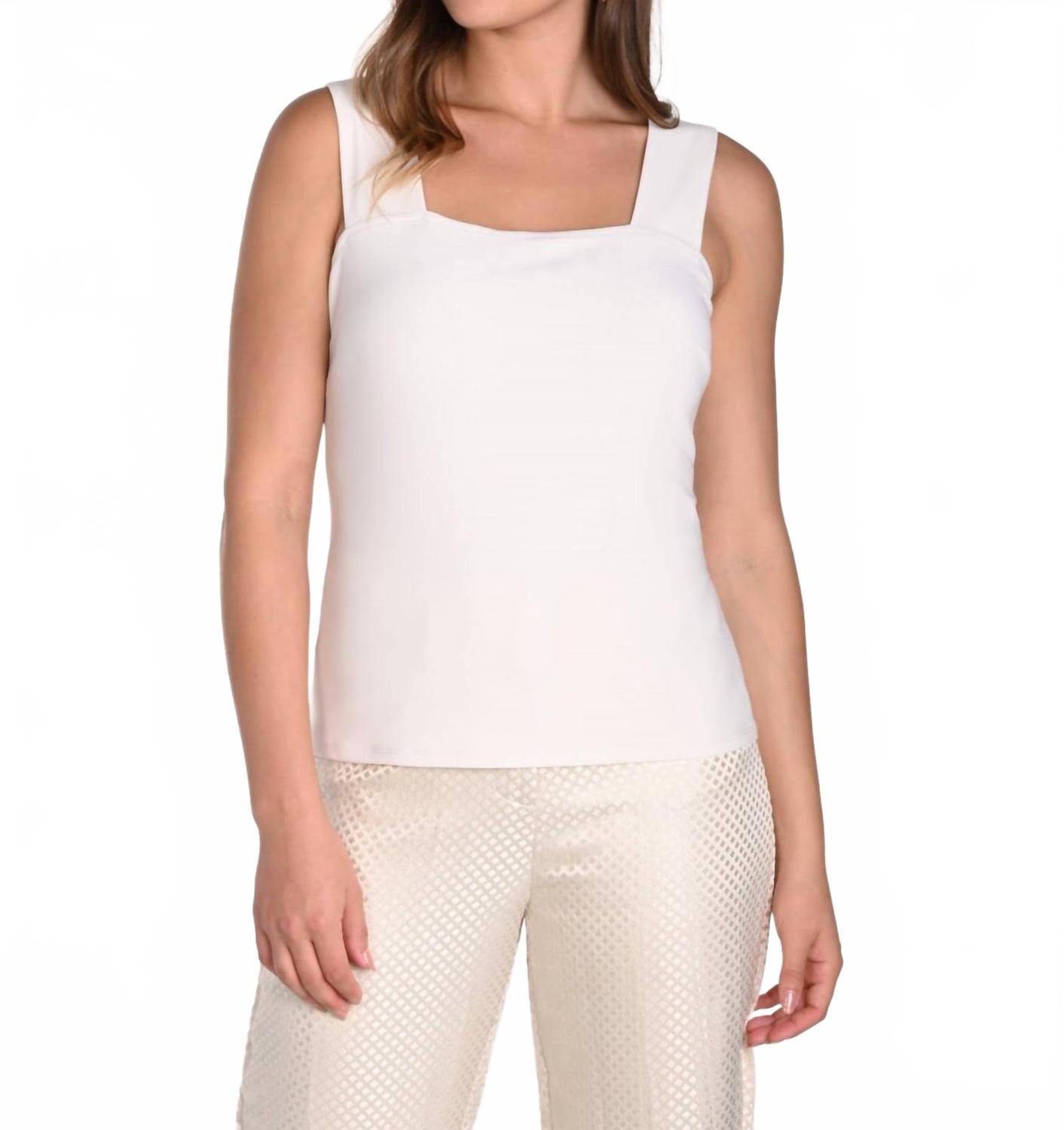 Квадратный вырез, цельнокроеный топ в оттенке слоновой кости Frank Lyman
Квадратный вырез, цельнокроеный топ в оттенке слоновой кости Frank Lyman