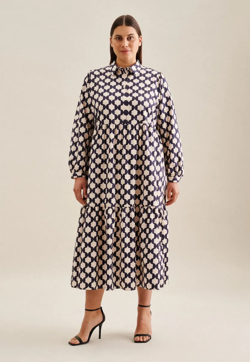 Летнее платье seidensticker "Черная роза", воротник с длинными рукавами и геометрическими узорами, синий
Летнее платье seidensticker "Черная роза", воротник с длинными рукавами и геометрическими узорами, синий