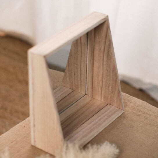 Косметическое зеркало в деревянной раме, 32 х 26 см., Today, бежевый
Косметическое зеркало в деревянной раме, 32 х 26 см., Today, бежевый