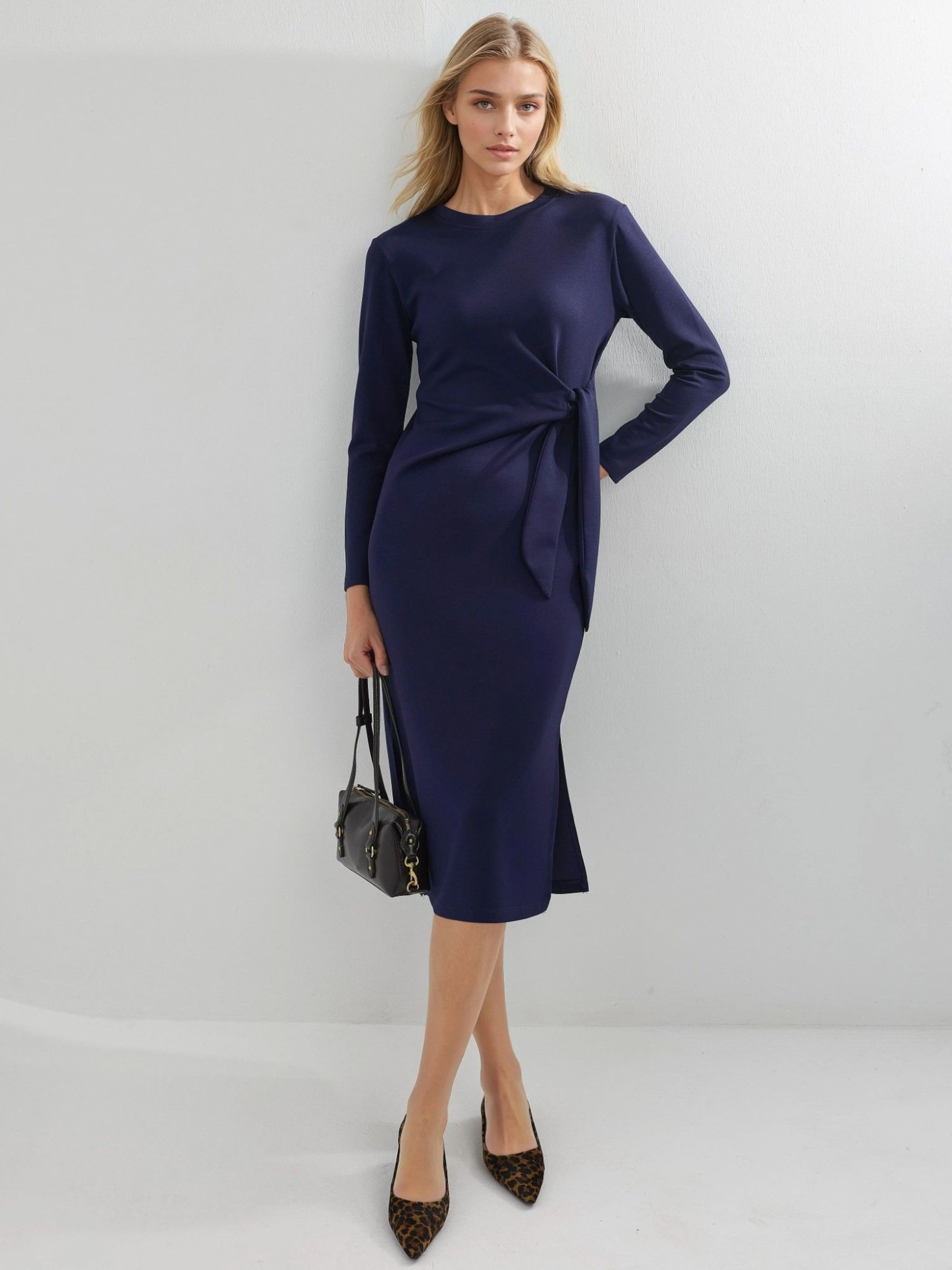 Hiccup Платье в морском синем цвете
Hiccup Платье в морском синем цвете