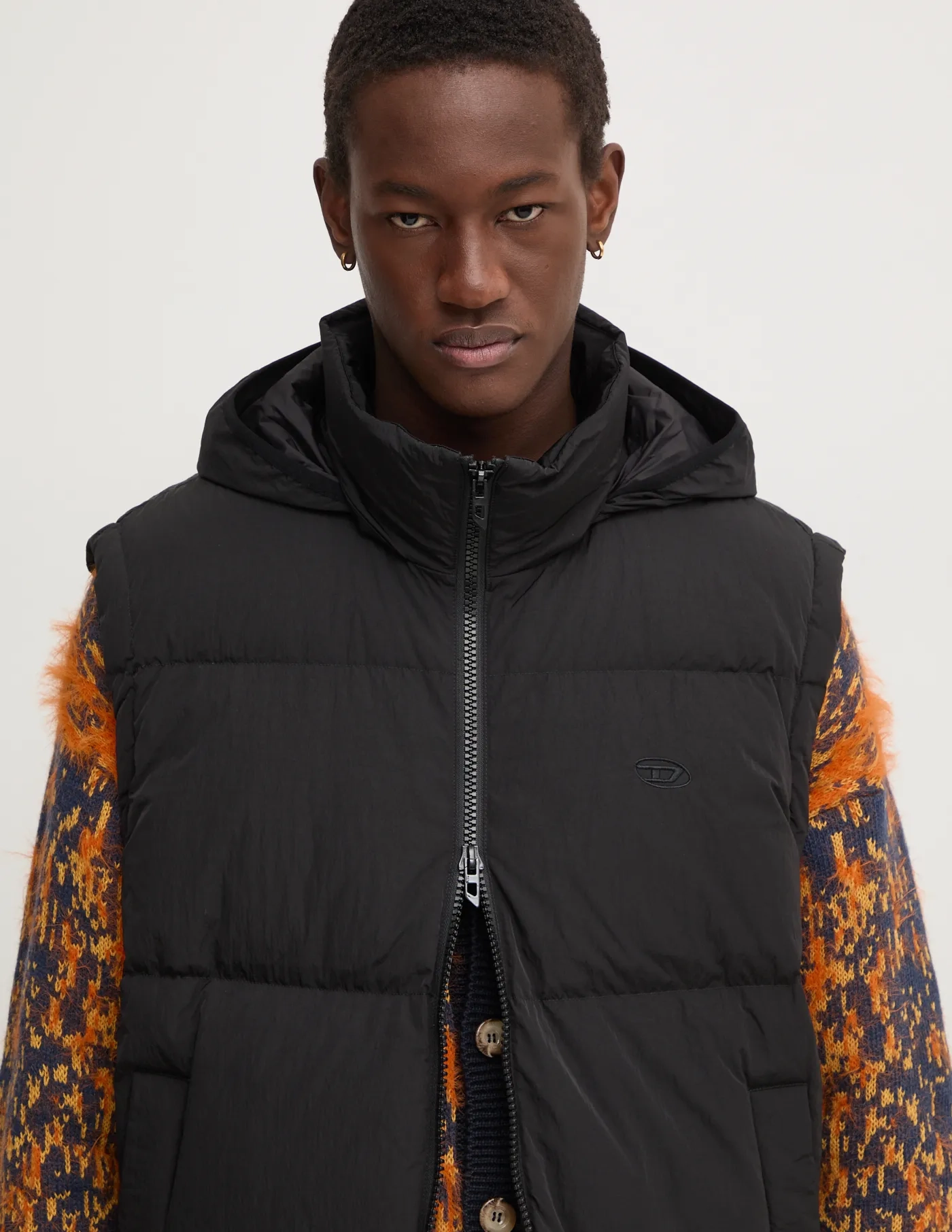 Пуховый жилет W-RAVEEL-SL Diesel, черный
Пуховый жилет W-RAVEEL-SL Diesel, черный