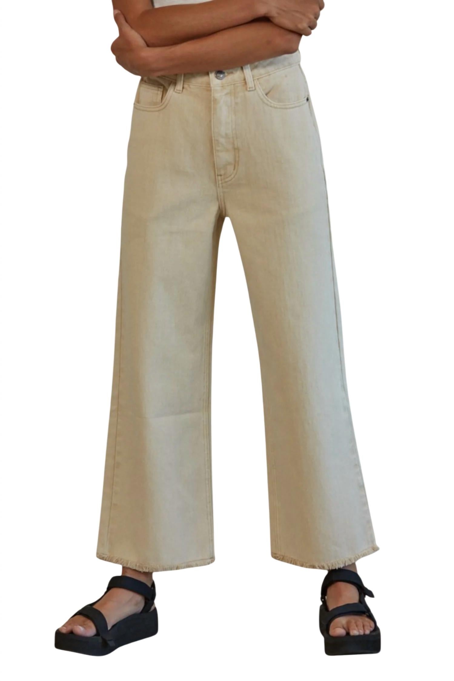 Широкие брюки с разрезом по ноге цвета песочного камня By Together, цвет sand stone
Широкие брюки с разрезом по ноге цвета песочного камня By Together, цвет sand stone