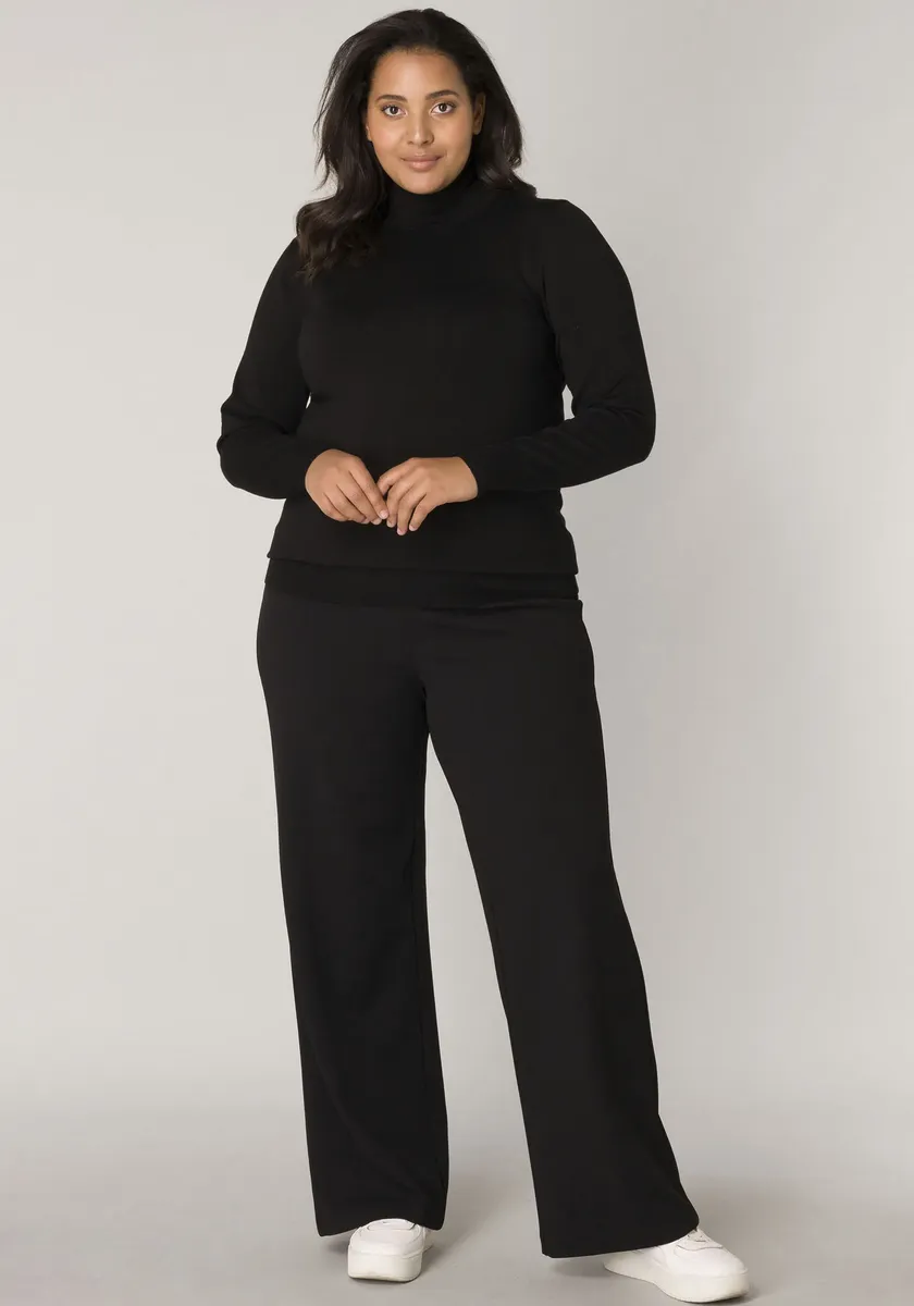 Свитер с высоким воротником Base Level Curvy "BAS-YUENA", черный
Свитер с высоким воротником Base Level Curvy "BAS-YUENA", черный