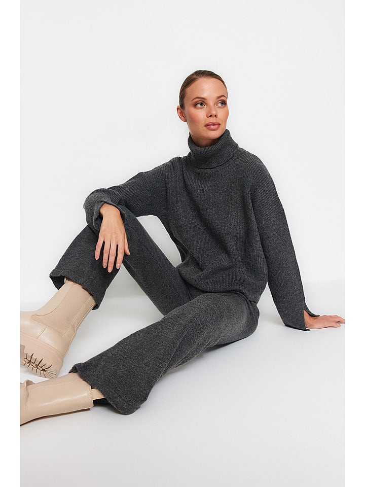 Свитер trendyol, антрацит
Свитер trendyol, антрацит