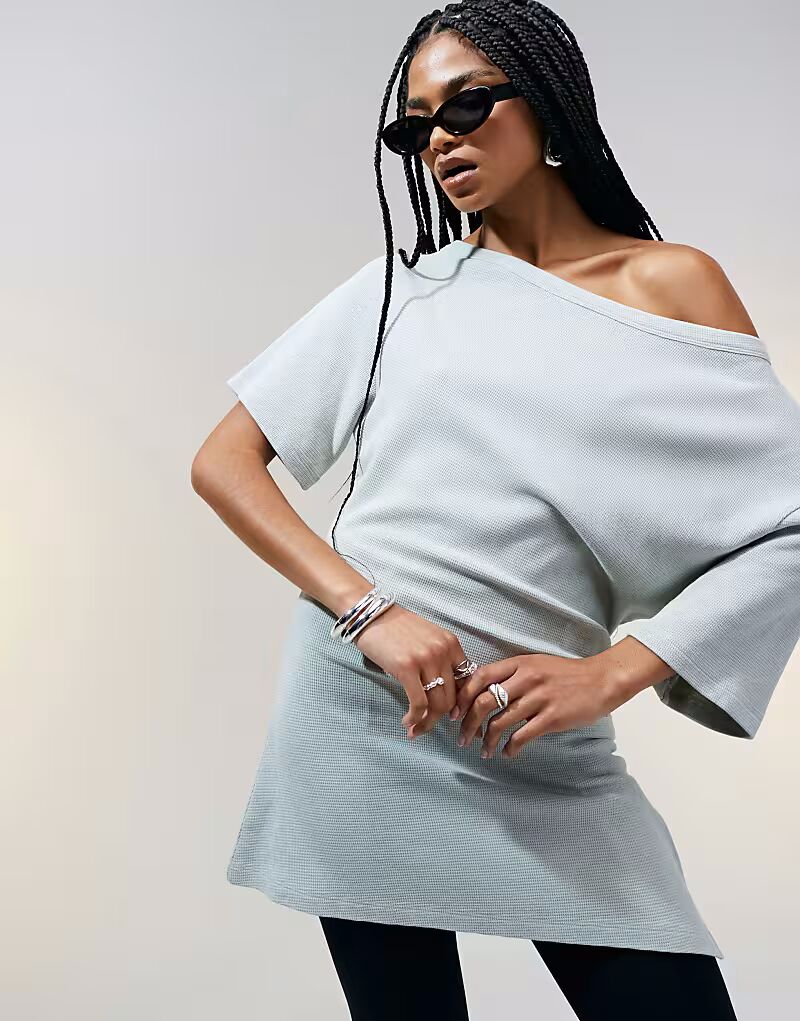 Футболка ASOS DESIGN с открытыми плечами и присборенной талией вафельного цвета
Футболка ASOS DESIGN с открытыми плечами и присборенной талией вафельного цвета