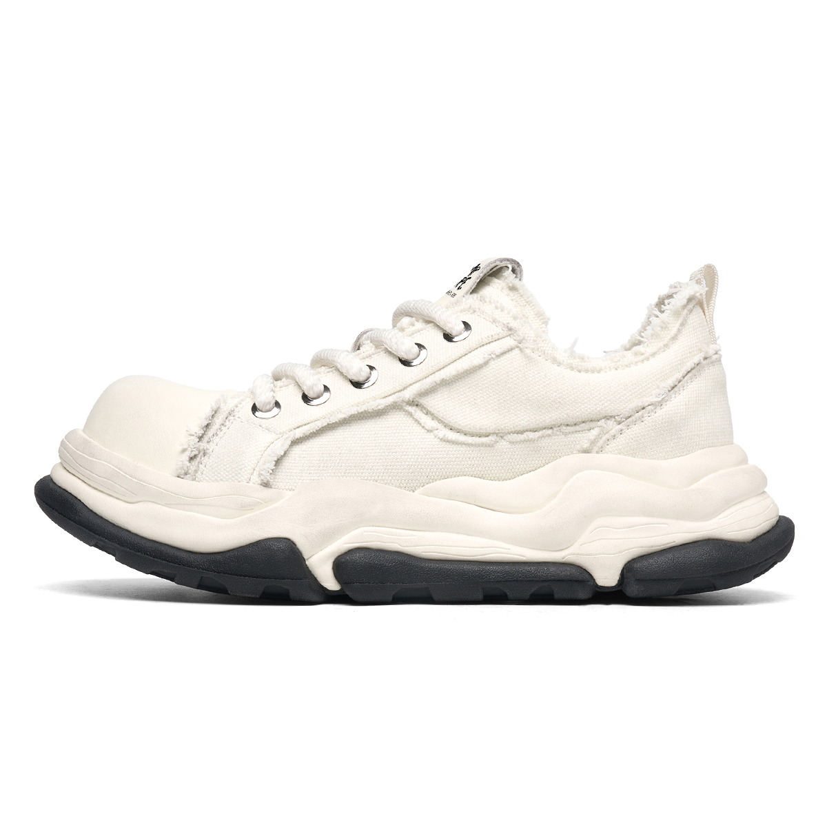 Низкие повседневные туфли мужские TRUMPPIPE, White
Низкие повседневные туфли мужские TRUMPPIPE, White