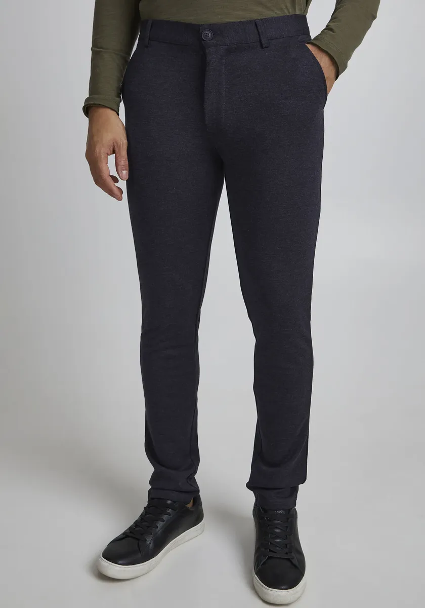 Брюки-чиносы из смесового материала "BHNAPA" Blend, антрацит
Брюки-чиносы из смесового материала "BHNAPA" Blend, антрацит