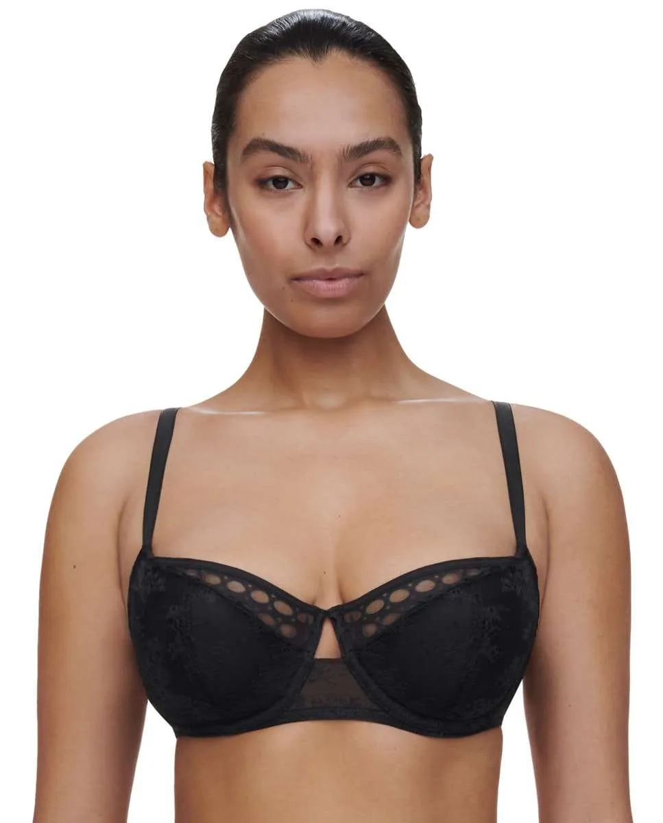 Бюстгальтер балконет с поролоном и сеткой с цветочным кружевом из линии Poison Chantelle, черный
Бюстгальтер балконет с поролоном и сеткой с цветочным кружевом из линии Poison Chantelle, черный