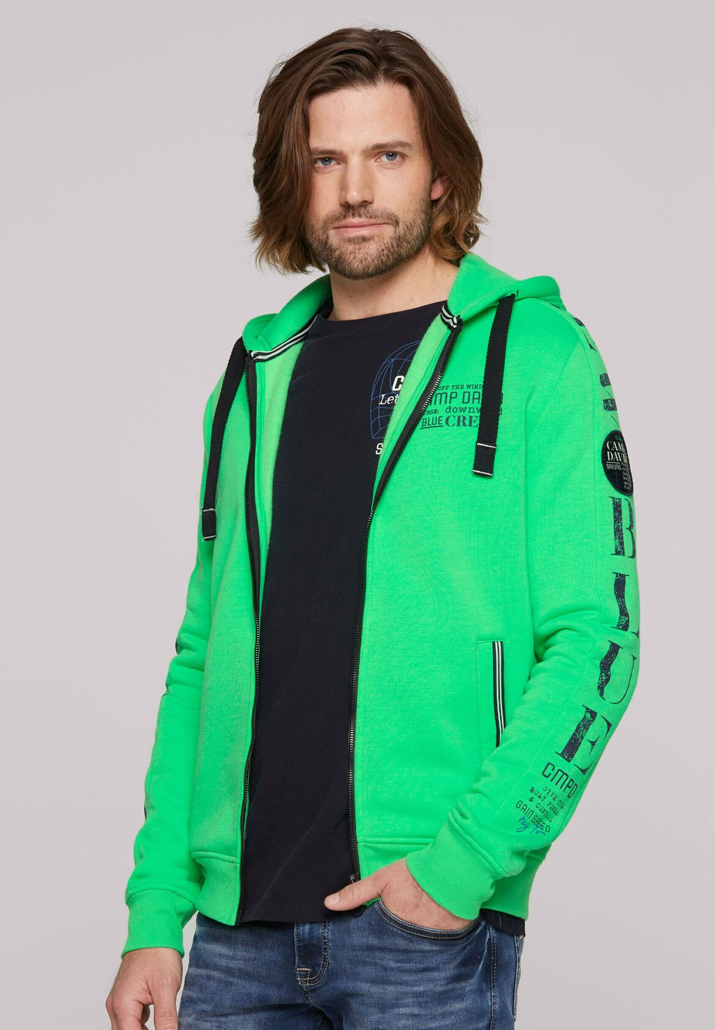 Толстовка на молнии KAPUZEN MIT ÄRMEL-ARTWORK Camp David, зеленый
Толстовка на молнии KAPUZEN MIT ÄRMEL-ARTWORK Camp David, зеленый