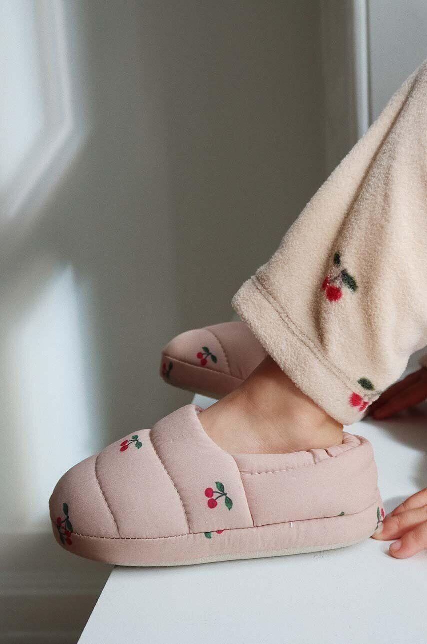 Детские тапочки Konges Sløjd GLOBE FOOTIES, розовый
Детские тапочки Konges Sløjd GLOBE FOOTIES, розовый