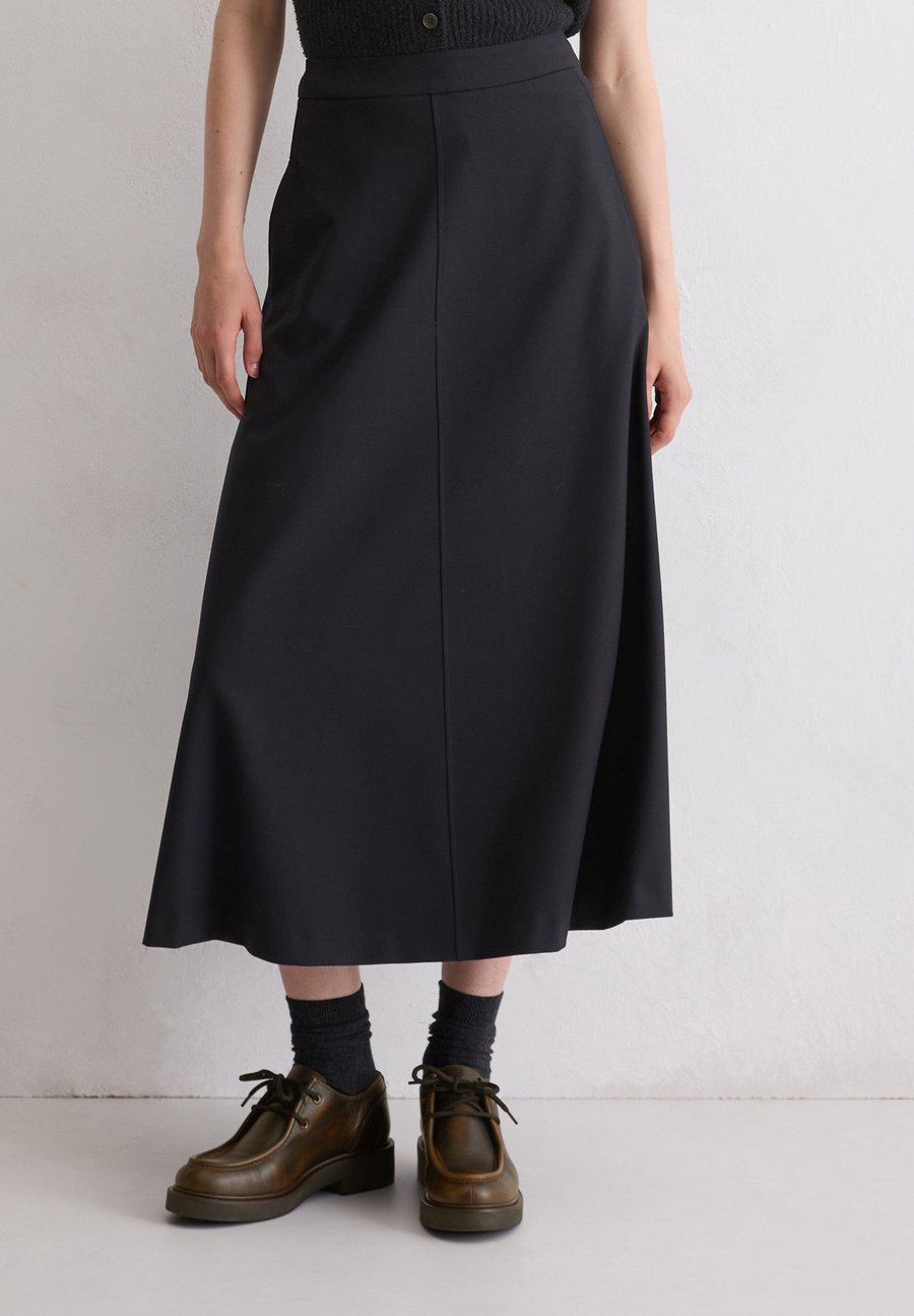 Юбка Marc O'Polo MEDIUM LENGTH, FLARED HEM, WAISTBAND, Deep Night Blue/Dark Blue
Юбка Marc O'Polo MEDIUM LENGTH, FLARED HEM, WAISTBAND, Deep Night Blue/Dark Blue