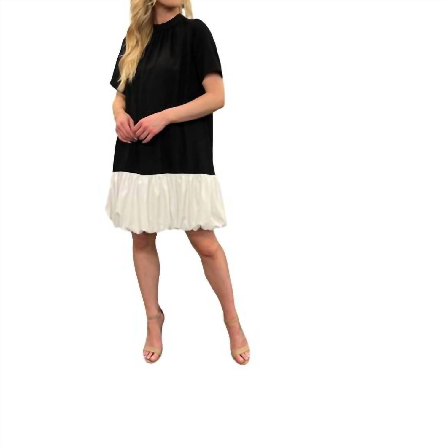 Carole Christian Платье с пышным подолом, черно-белое
Carole Christian Платье с пышным подолом, черно-белое