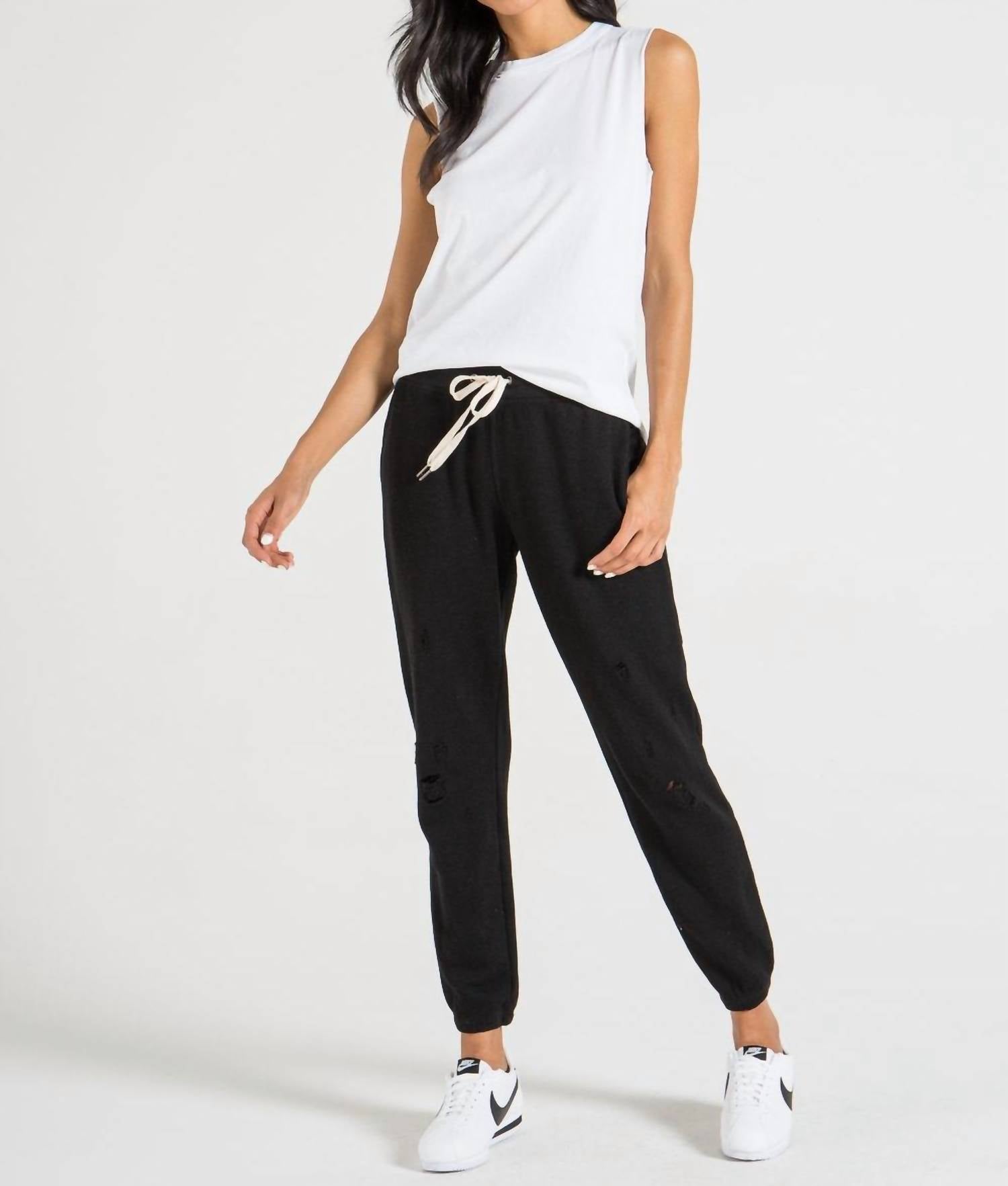 Джоггеры в черном цвете n:philanthropy
Джоггеры в черном цвете n:philanthropy