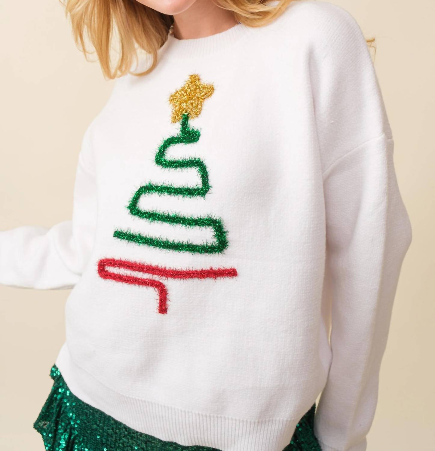Свитер "Сияющая рождественская елка" в белом цвете Main Strip
Свитер "Сияющая рождественская елка" в белом цвете Main Strip