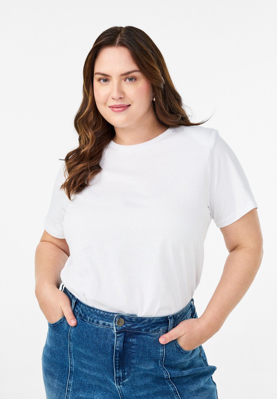 Футболка Zizzi MIT SCHULTERPOLSTERN, Bright White/White, Белый, Футболка Zizzi MIT SCHULTERPOLSTERN, Bright White/White
Футболка Zizzi MIT SCHULTERPOLSTERN, Bright White/White, Белый, Футболка Zizzi MIT SCHULTERPOLSTERN, Bright White/White