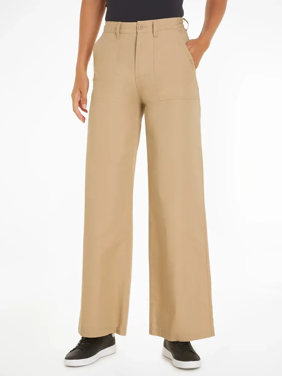 Брюки-карго Tommy Jeans "TJW CLAIRE HR WIDE CARGO PANT", с нашивкой-логотипом, цвет Tawny_Sand
Брюки-карго Tommy Jeans "TJW CLAIRE HR WIDE CARGO PANT", с нашивкой-логотипом, цвет Tawny_Sand